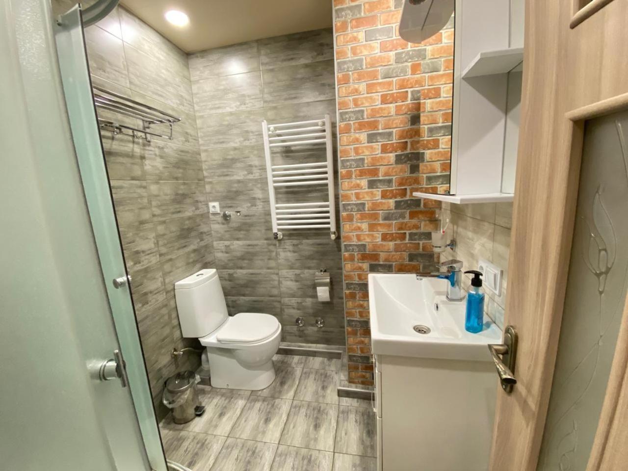 5 Rooms Near 300 Aragveli Metro Station Тбилиси Номер фото