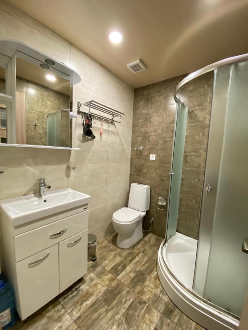 5 Rooms Near 300 Aragveli Metro Station Тбилиси Номер фото